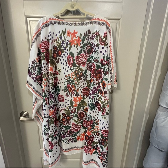 Floral Kimono Cardigan - Picture 2 of 3